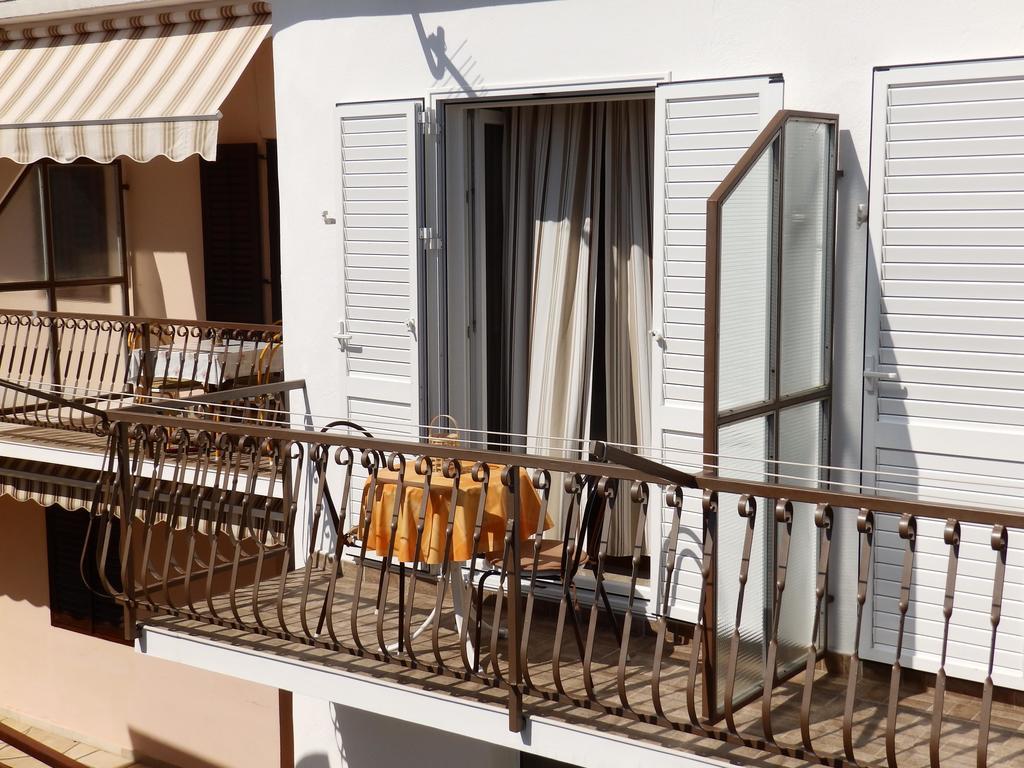 Apartments Ruzica Заострог Екстериор снимка