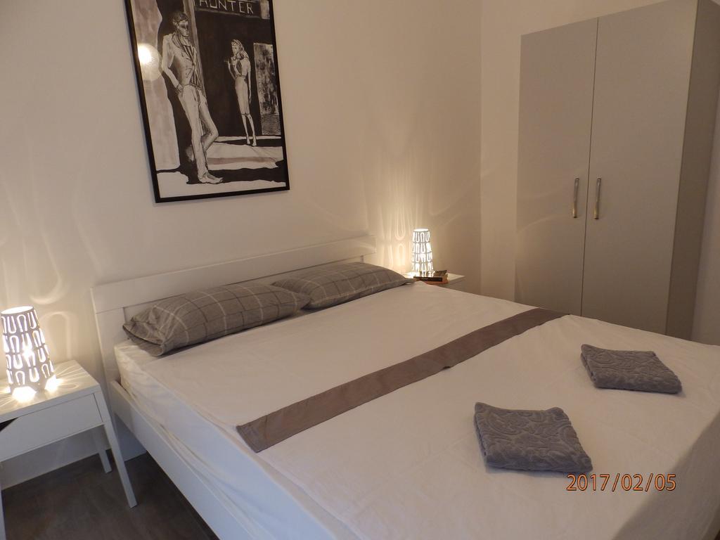 Apartments Ruzica Заострог Екстериор снимка
