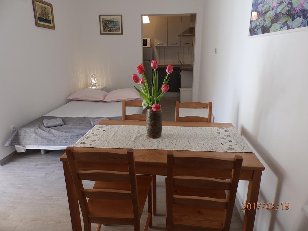 Apartments Ruzica Заострог Екстериор снимка